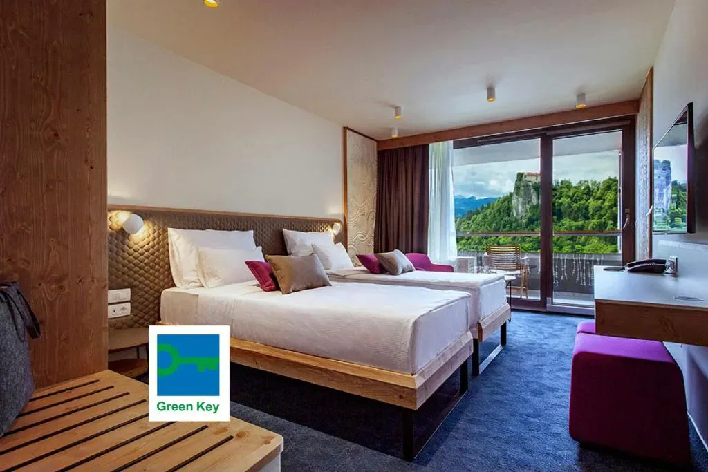 Hotel Park - Sava Hotels & Resorts - 4-star hotel in Lake Shore, Bled - photo 1