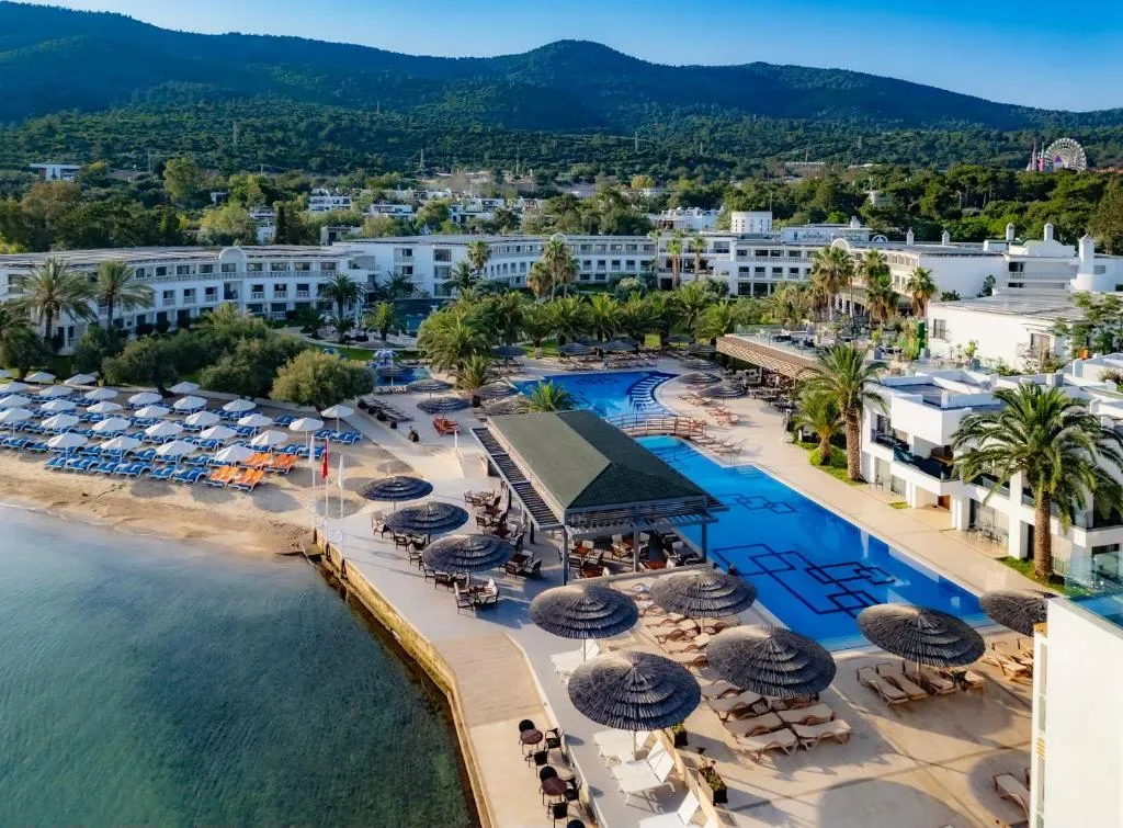 Samara Hotel Bodrum main pool and resort area, Torba