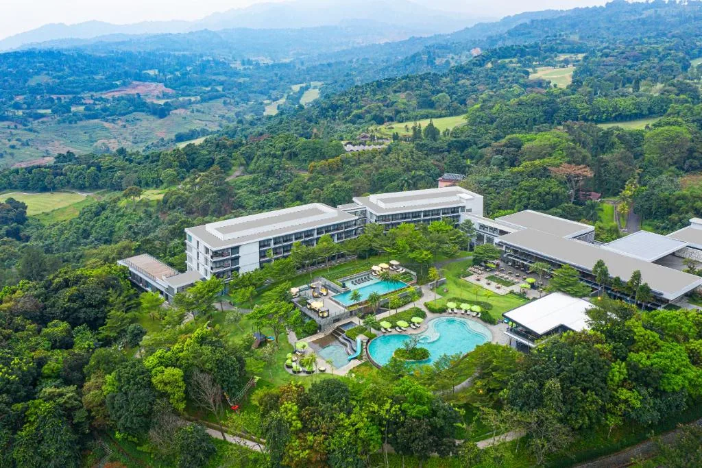 Royal Tulip Gunung Geulis Resort and Golf - 5-star hotel in Bogor, Bogor