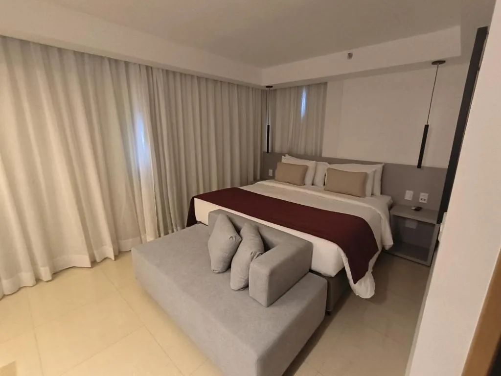 Raridade!! Flat Particular de Alto Padrão em Hotel Novíssimo - Cama King Size e Cama de Solteiro - Limpeza Diária Gratuita - Ótimo Preço - Excelente Atendimento - Melhor Localização de Brasília - Dentro do Hotel Ramadã Brasília Alvorada - Hotel de 4 estrelas em Brasilia, Brasília - photo 1
