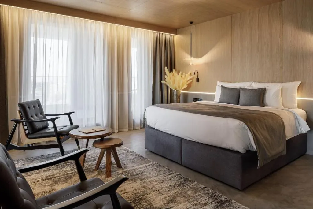 Qosmo Brasov Hotel - Hôtel 4 étoiles, Brasov Centre, Brasov - photo 1