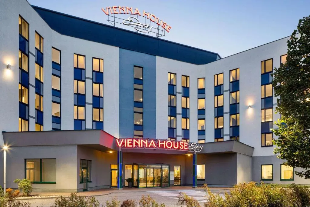 Vienna House Easy by Wyndham Bratislava - Hotel de 3 estrellas en Airport District, Bratislava - photo 1
