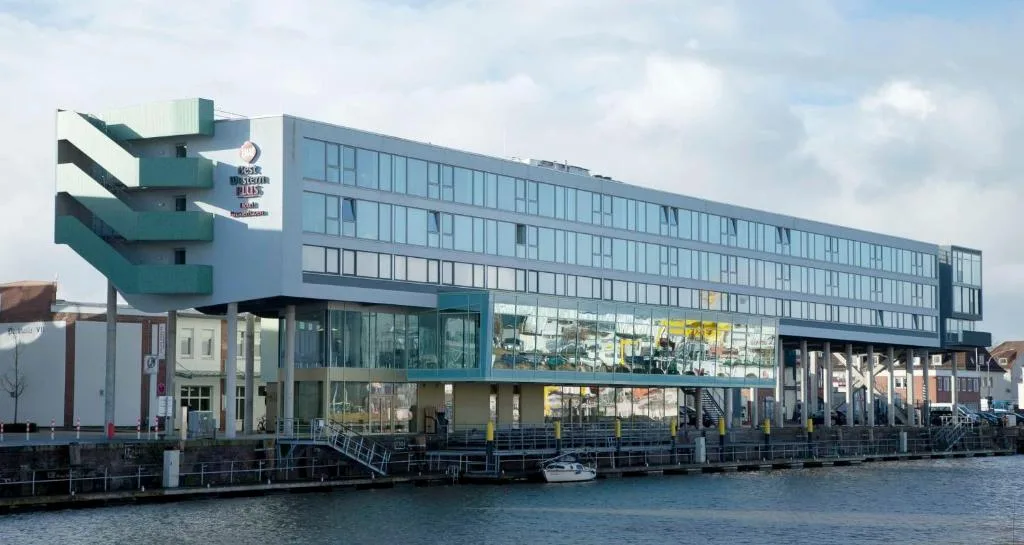 Best Western Plus Hotel Bremerhaven - 4-star hotel in Bremerhaven, Bremerhaven - photo 1