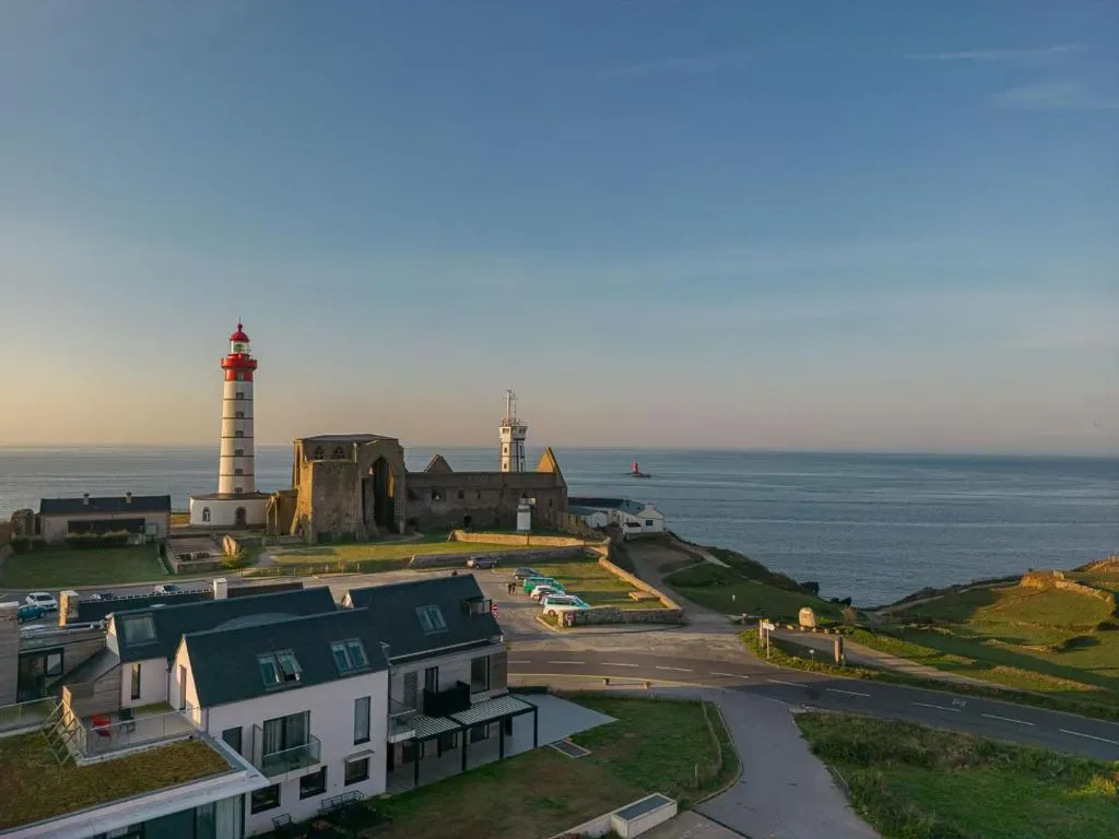 Hostellerie de la Pointe Saint-Mathieu - Hotel de 4 estrellas en Pointe Saint-Mathieu, Plougonvelin, Brittany - photo 1