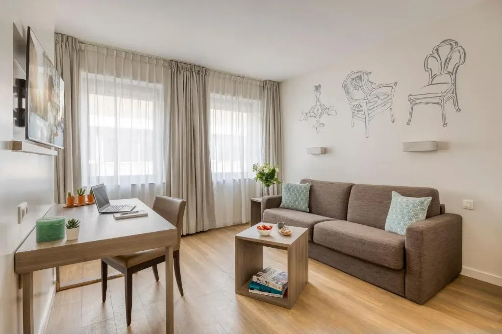 Citadines Toison d'Or Brussels - Hotel de 3 estrelas em Louise / Saint-Gilles, Brussels - photo 1