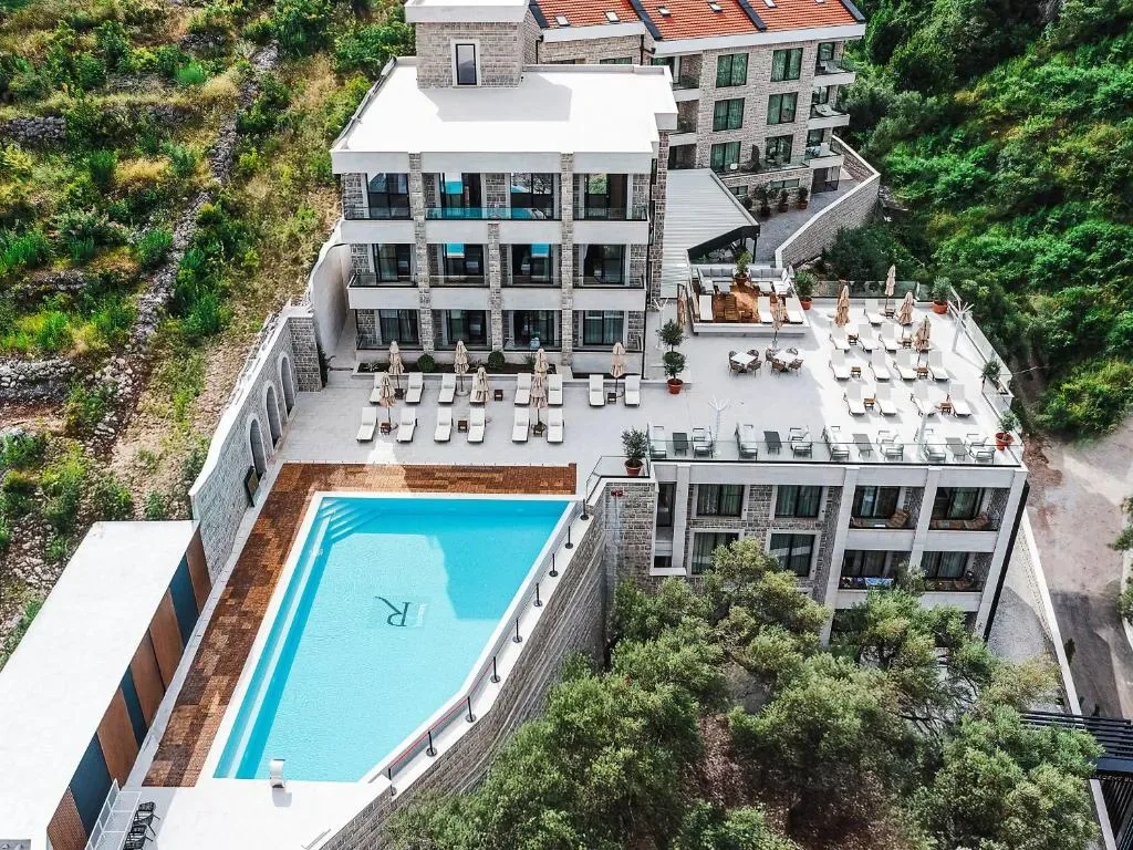 Hotel kingStone Budva - 4-star hotel in Przno, Budva - photo 1