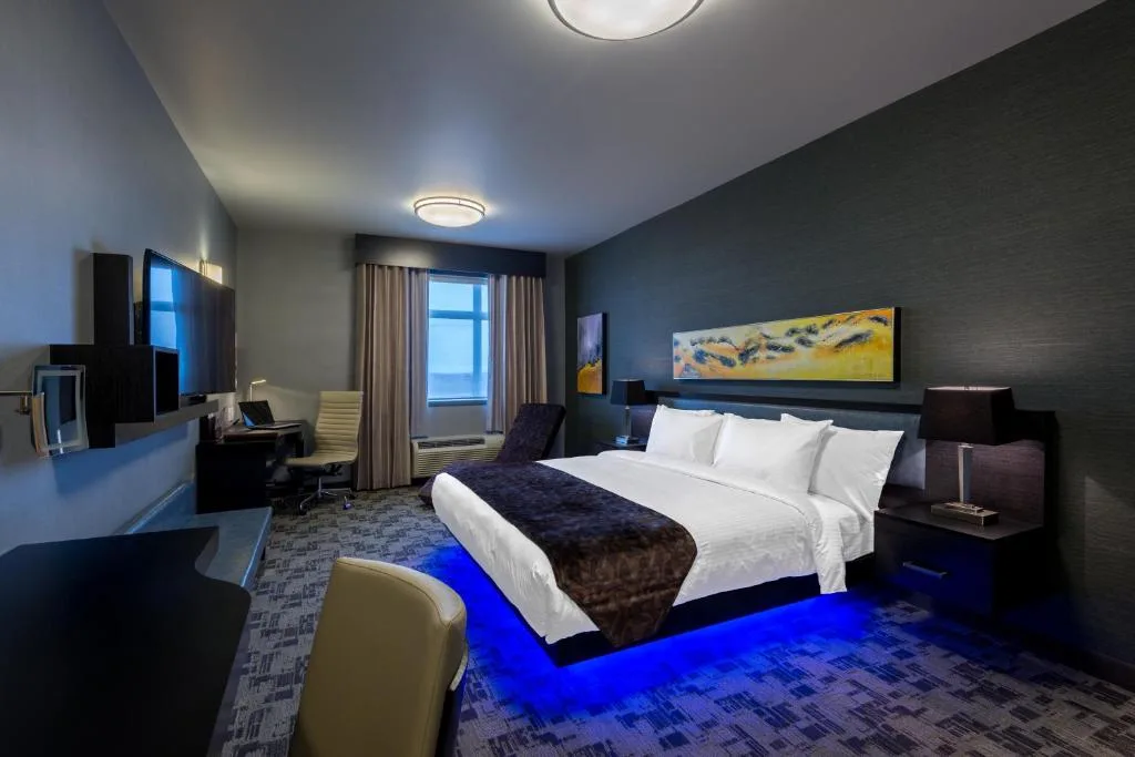 Applause Hotel Calgary Airport by CLIQUE - 4-star hotel in Calgary, Calgary - photo 1