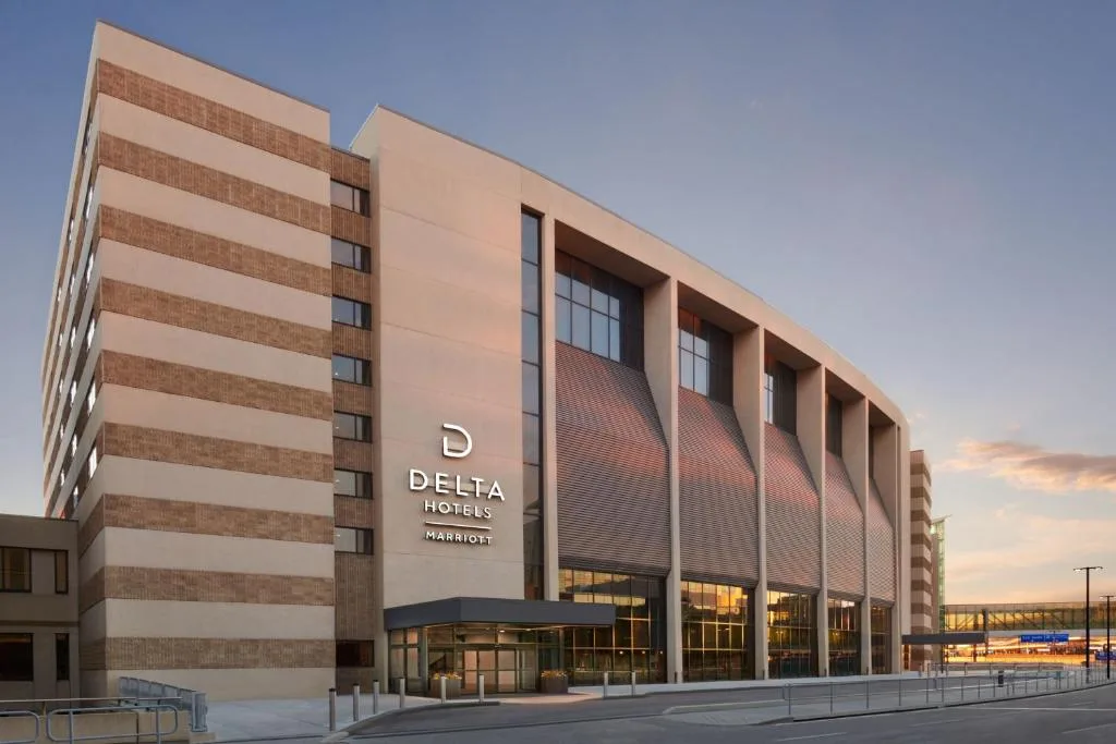 Delta Hotels Calgary Airport In-Terminal - 4-star hotel in Calgary, Calgary - photo 1