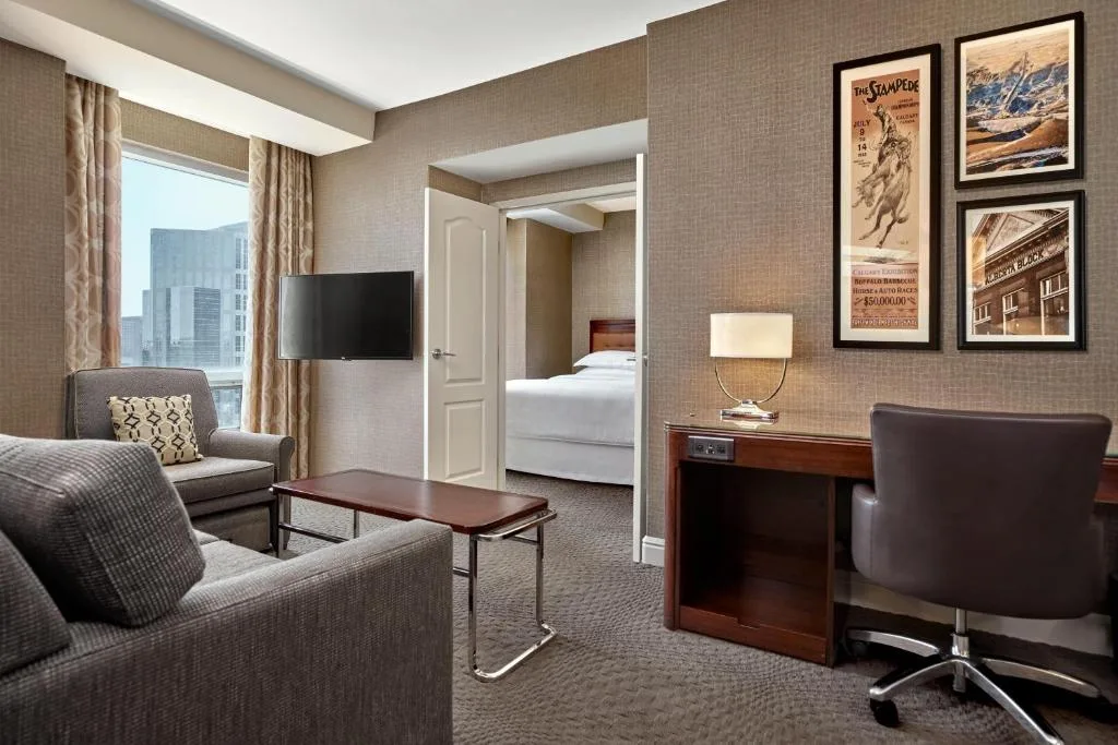 Sheraton Suites Calgary Eau Claire - Hotel de 4 estrelas em Calgary, Calgary - photo 1