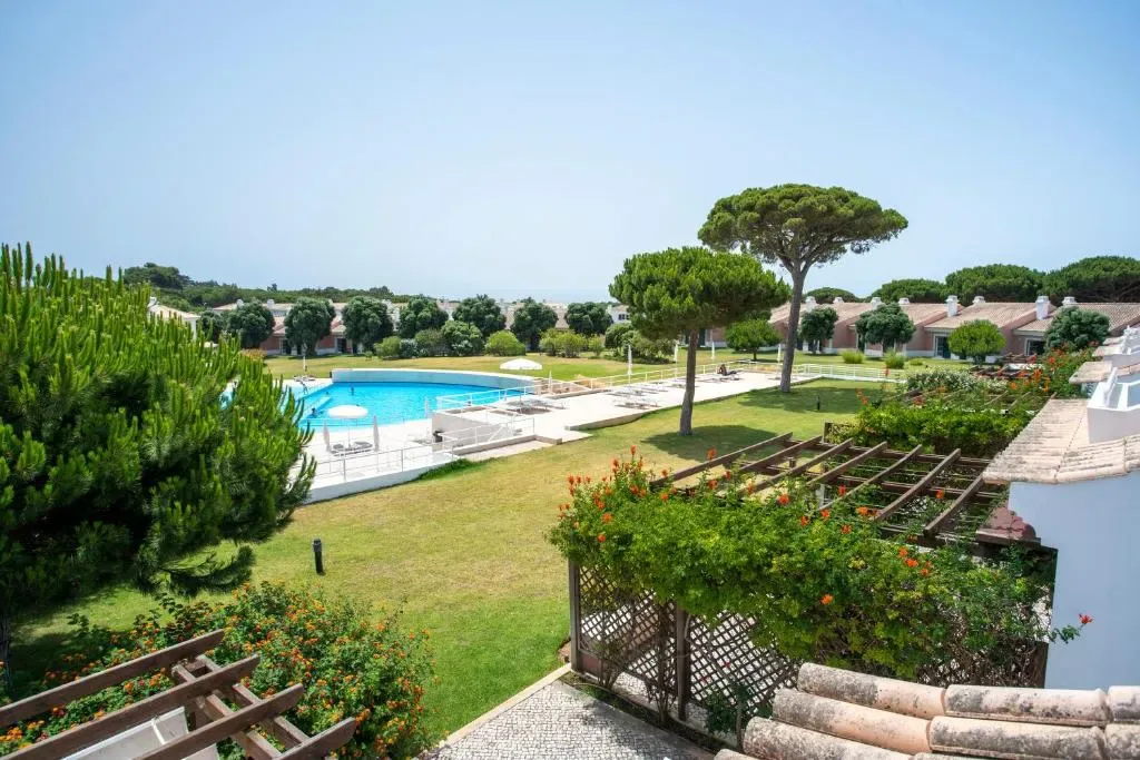 Vila Bicuda Resort - 4-star hotel in Quinta da Marinha, Cascais - photo 1