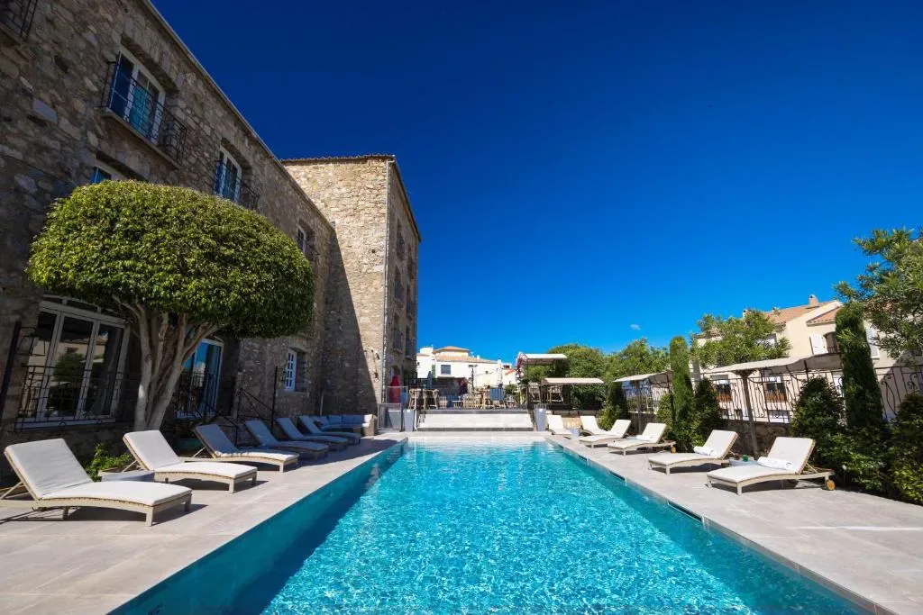 Hôtel L'Abbaye, ancien monastère à Calvi, Corse