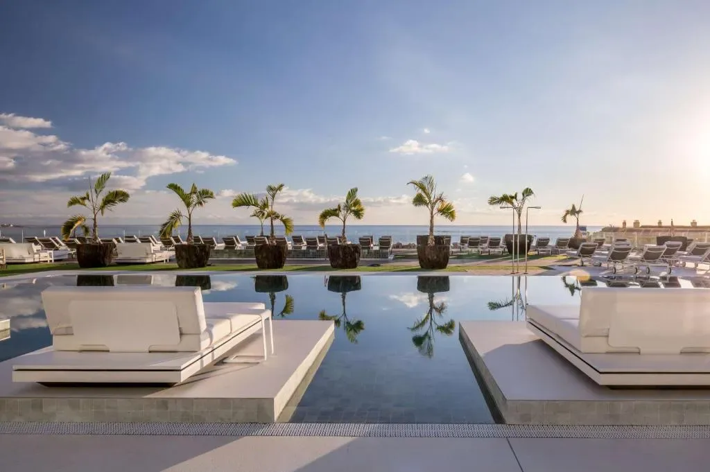 Royal Hideaway Corales Suites - Hôtel 5 étoiles, Avenida Virgen de Guadalupe 21 Playa La Enramada, Costa Adeje - photo 1