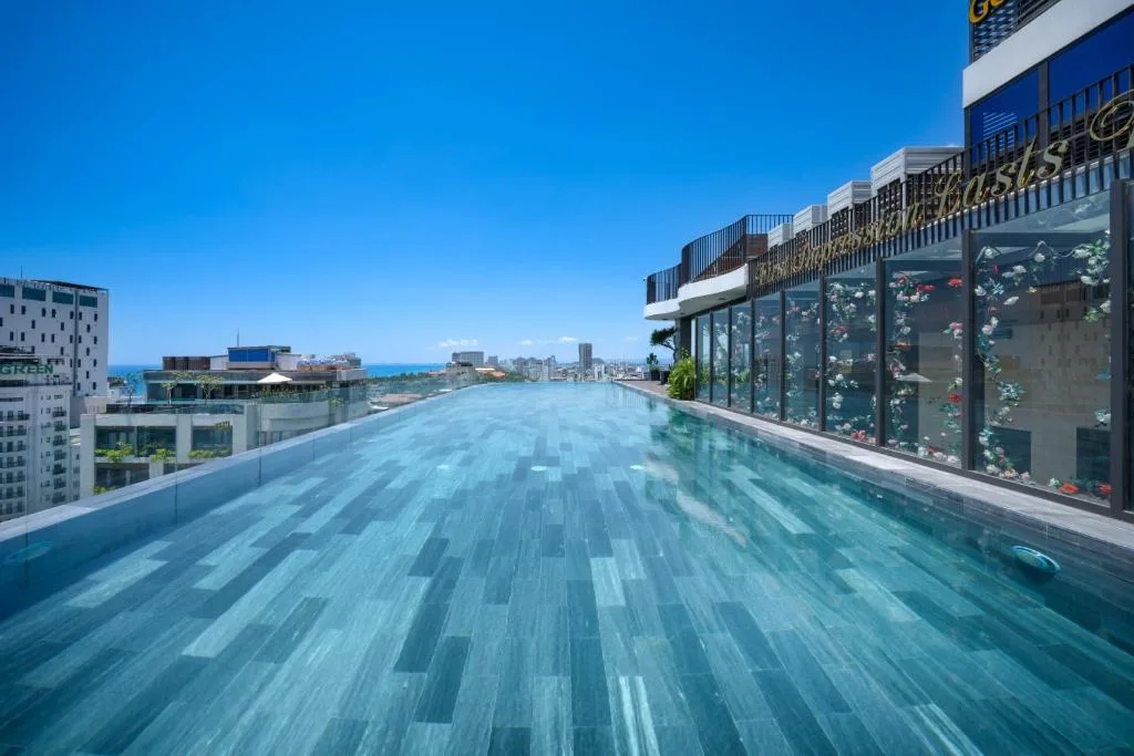 Golden Lotus Grand Da Nang - Panoramic Rooftop Bar & Daily Afternoon Tea - Hotel de 4 estrelas em Da Nang, Da Nang - photo 1