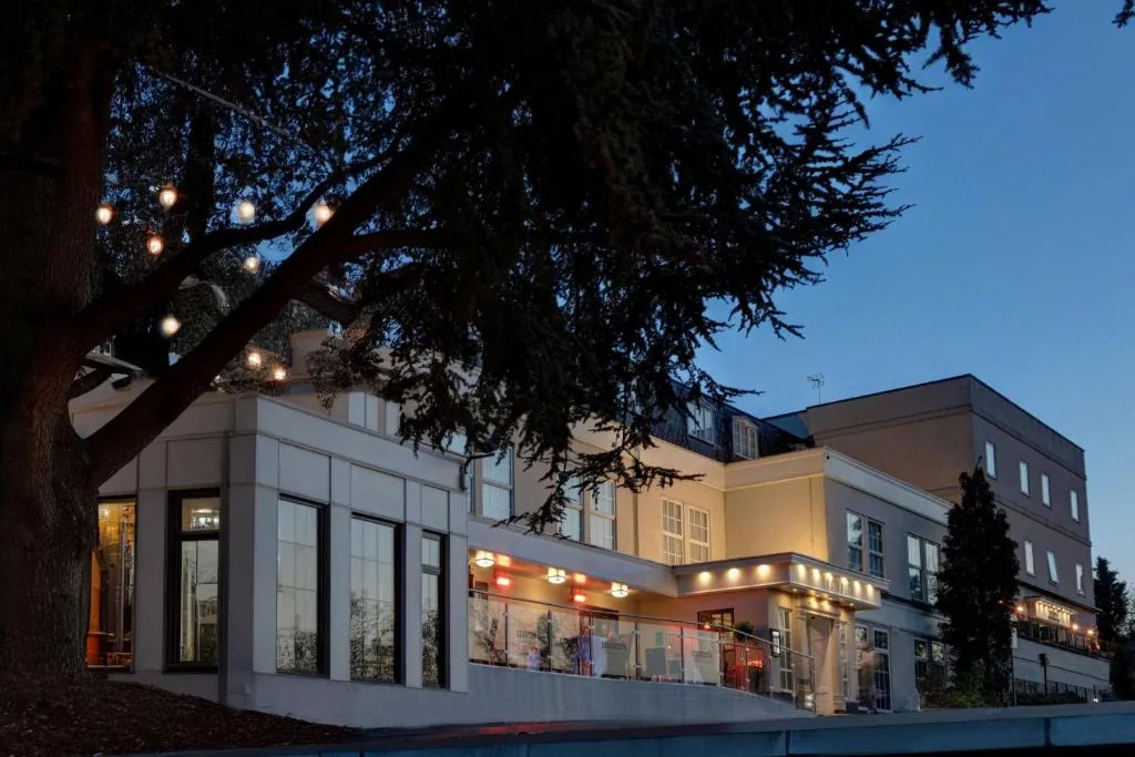 Crowne Plaza East Midlands Airport by IHG - Hotel de 4 estrellas en Derby, Derby - photo 1