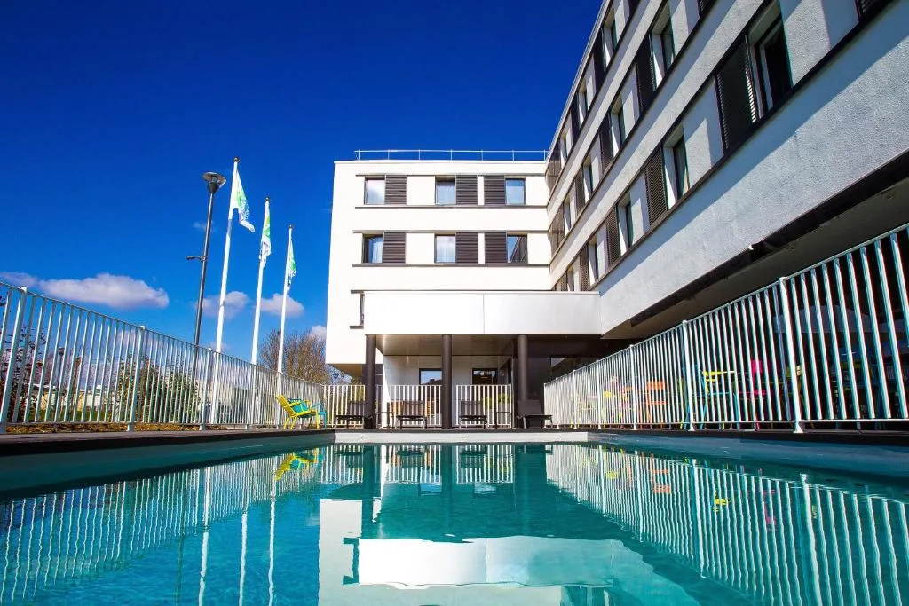 Holiday Inn Express Dijon by IHG - 3-star hotel in Dijon, Dijon - photo 1