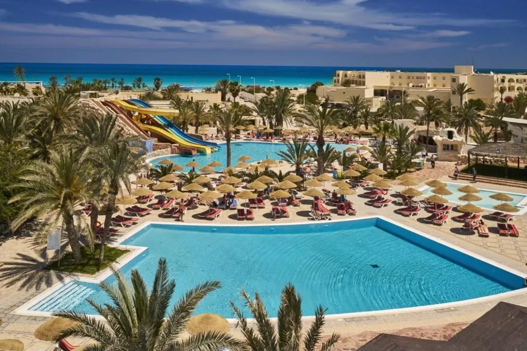 Medina Les Quatre Saisons Aqua Park Resort and Thalasso Djerba - Hotel de 4 estrelas em Sidi Mahres, Djerba - photo 1