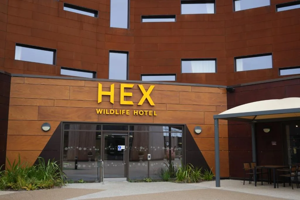 Hex Wildlife Hotel at Yorkshire Wildlife Park - Hotel de null estrellas en Doncaster, Doncaster - photo 1
