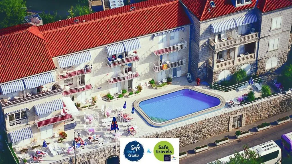 Hotel Komodor hotel facade in Lapad, Dubrovnik