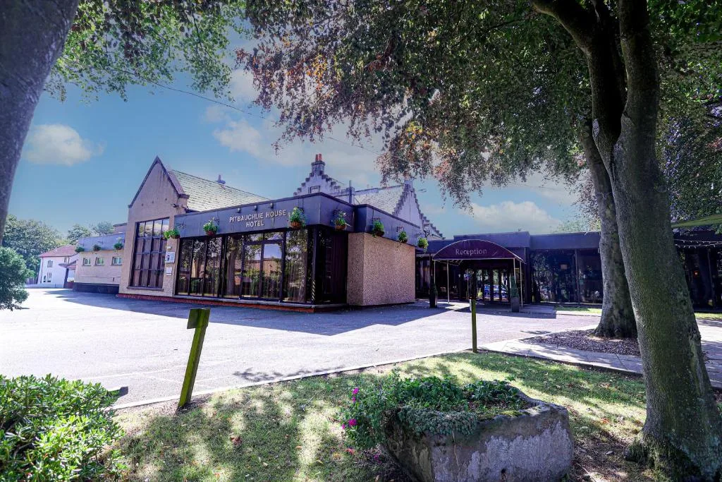 Pitbauchlie House Hotel - Sure Hotel Collection by Best Western - Hotel de 3 estrelas em Dunfermline, Dunfermline - photo 1