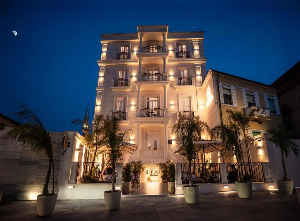 Art Gallery Boutique Hotel - Hotel de 4 estrelas em Durrës, Durrës - photo 1
