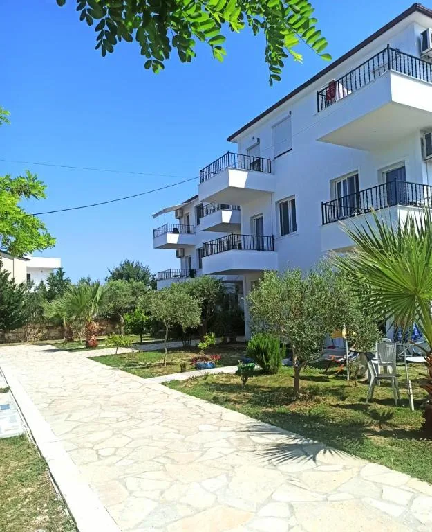 Villa Gozhina - Hotel de 3 estrelas em Durrës, Durrës - photo 1