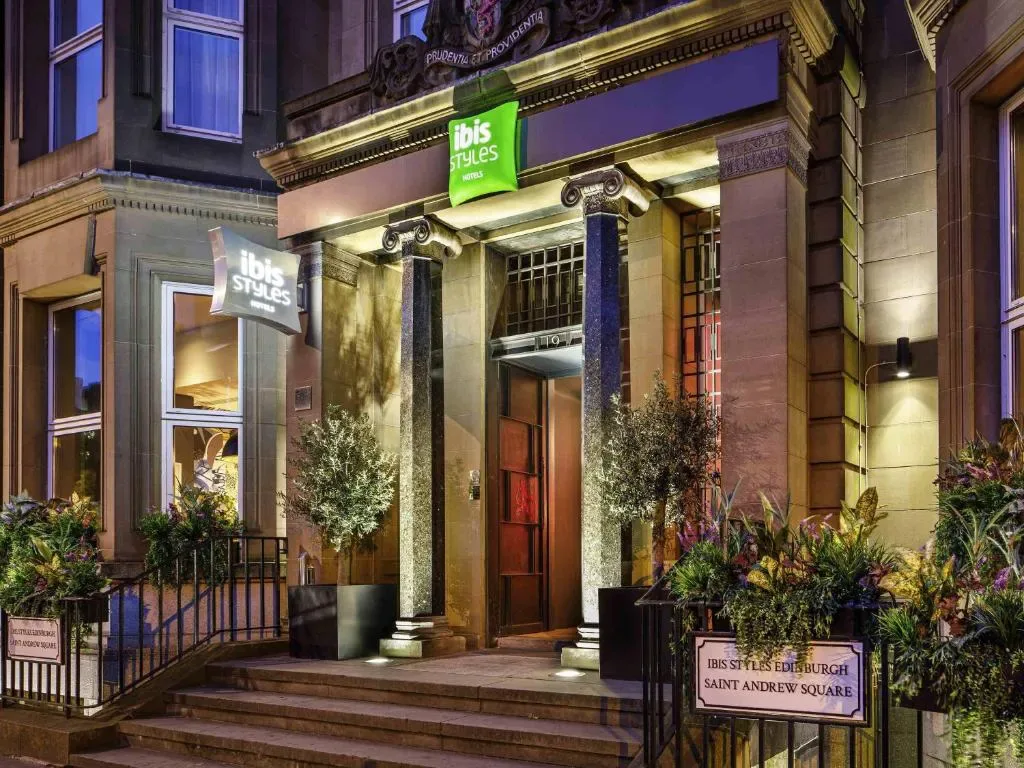 ibis Styles Edinburgh St Andrew Square - Hotel de 3 estrellas en St Andrew Square, Edinburgh - photo 1