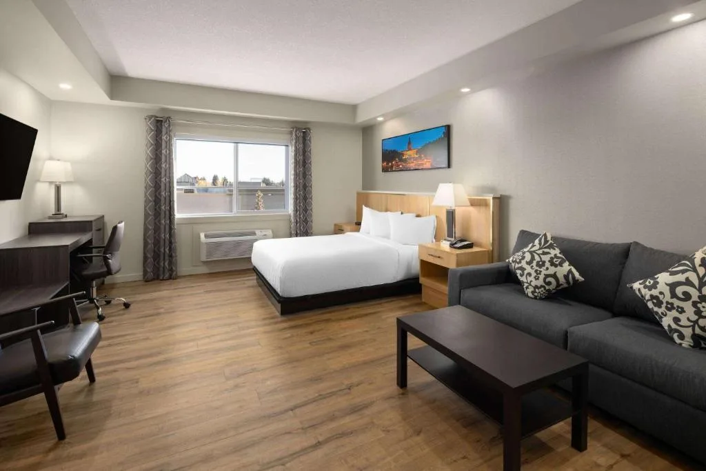 Baymont by Wyndham West Edmonton - Hotel de 3 estrellas en Edmonton, Edmonton - photo 1