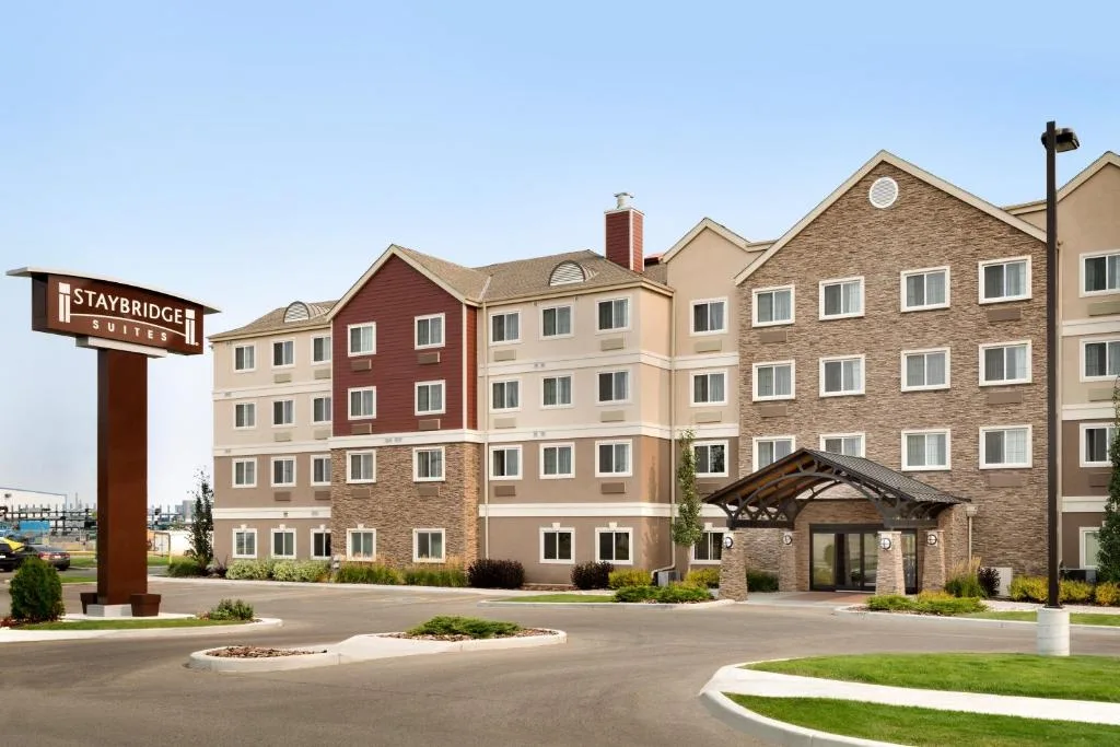 Staybridge Suites West Edmonton by IHG - Hotel de 3 estrellas en Edmonton, Edmonton - photo 1