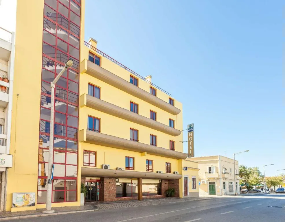 Best Western Hotel Dom Bernardo - Hotel de 3 estrellas en Rua General Teófilo da Trindade, 20, 8000-356 Faro, Portugal, Faro - photo 1