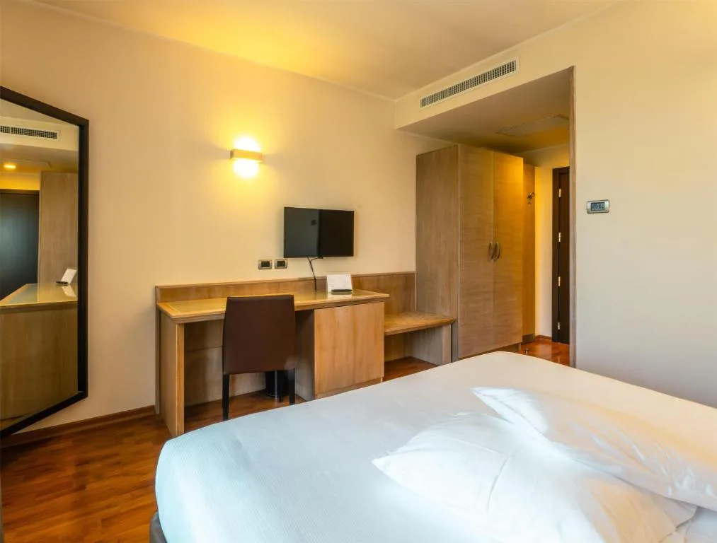 San Giorgio, Sure Hotel Collection by Best Western - Hotel de 4 estrellas en Forlì, Forlì - photo 1