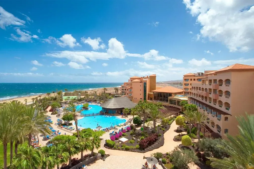 Swimming pool at Elba Sara Beach & Golf Resort in Caleta de Fuste, Fuerteventura