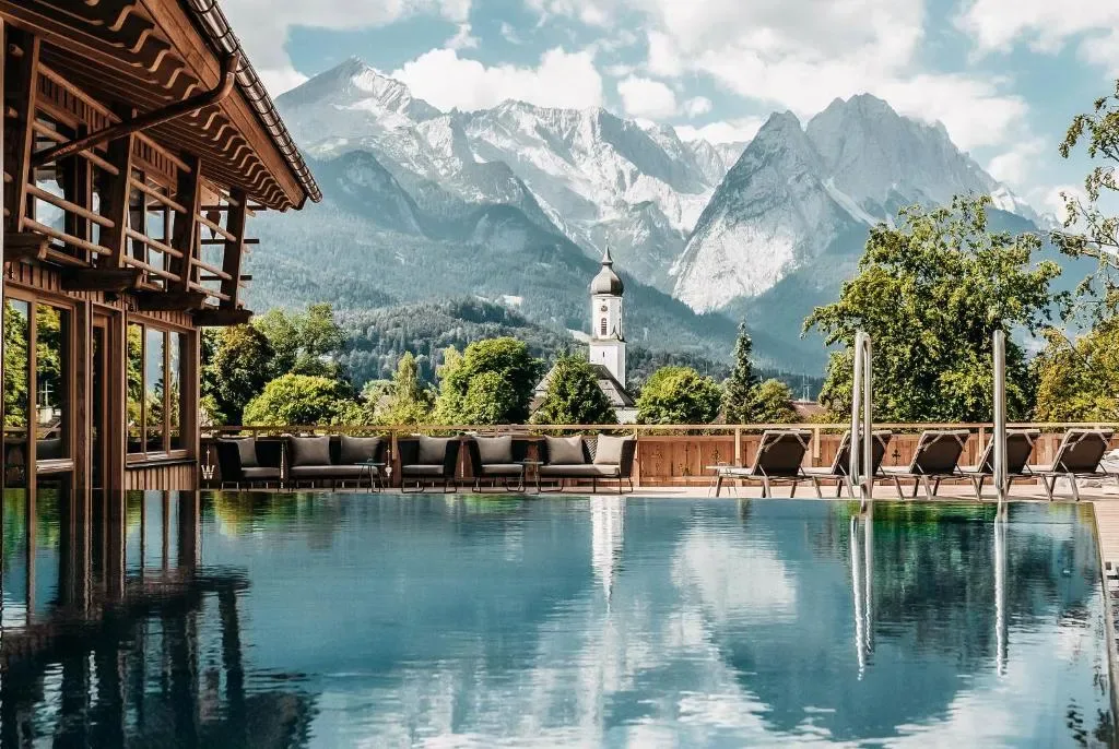 Werdenfelserei - Hotel de 4 estrellas en Garmisch centre, near old village, Garmisch-Partenkirchen - photo 1