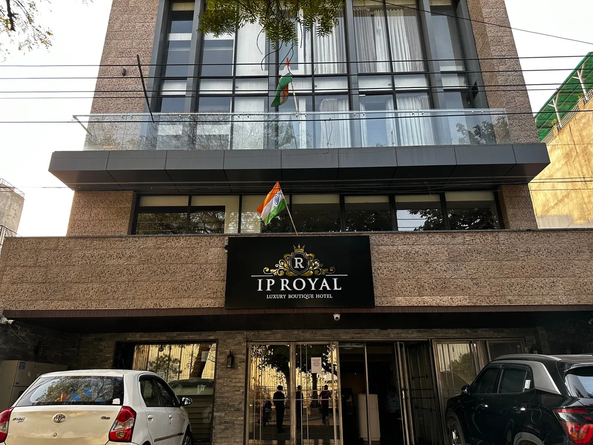 IP Royal Hotel - Hotel de null estrellas en Ghaziabad, Ghaziabad - photo 1