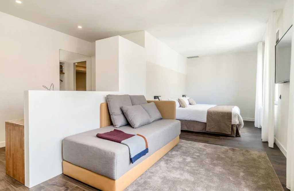 Peninsular - Hotel de 3 estrellas en Girona, Girona - photo 1