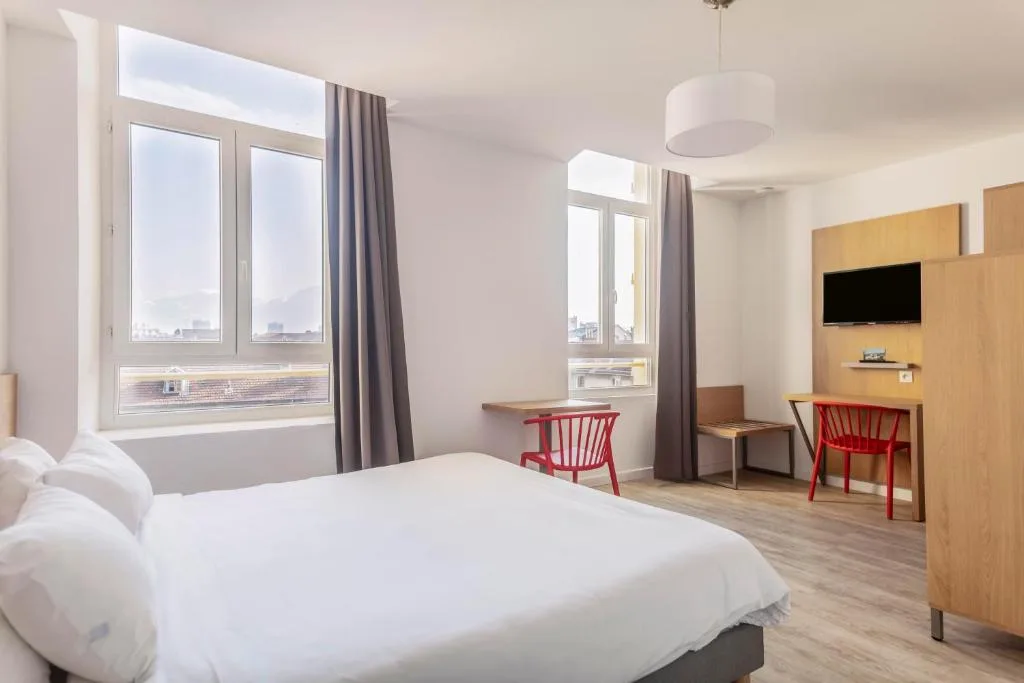 Residhotel Le Central'Gare - Hotel de 3 estrellas en Grenoble, Grenoble - photo 1