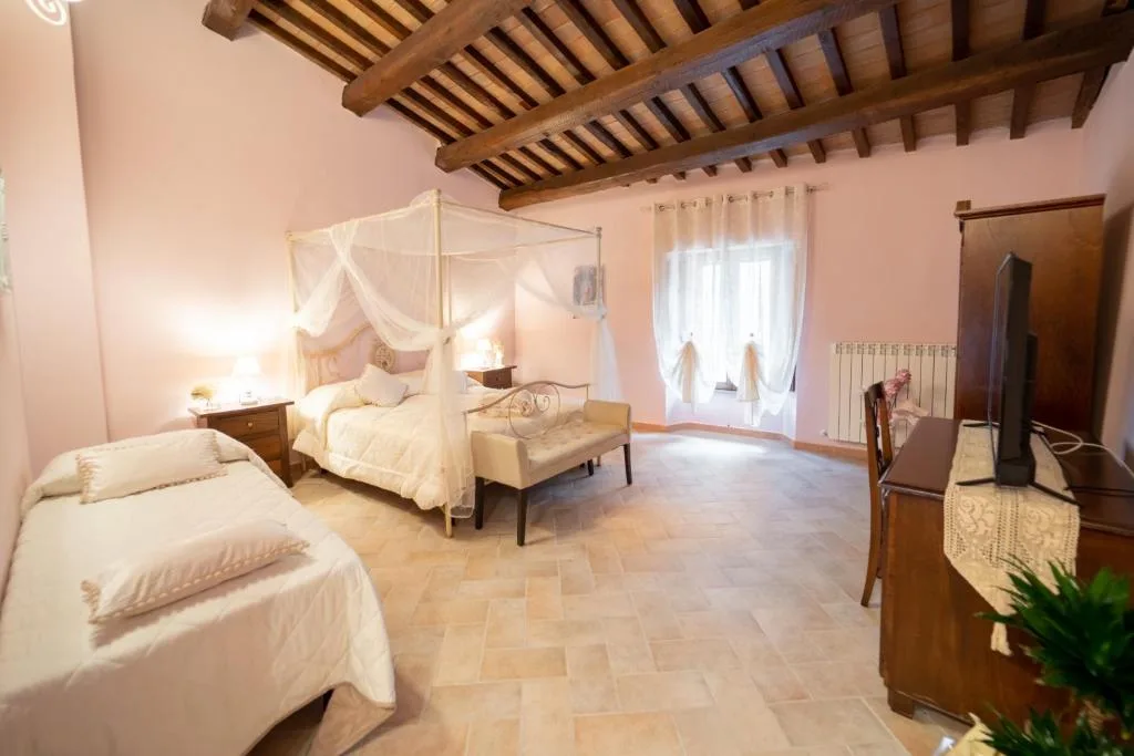 Albergo La Loggia di San Martino - Hotel de 3 estrellas en Gualdo Tadino, Gualdo Tadino - photo 1