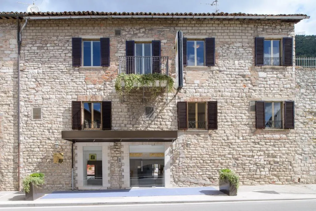 Hotel San Francesco e il lupo - Hôtel 3 étoiles, Gubbio, Gubbio - photo 1