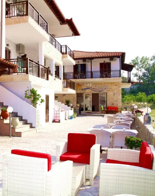 Avra Hotel - Hotel de 3 estrellas en Ormos Panagias, Sithonia, Halkidiki - photo 1
