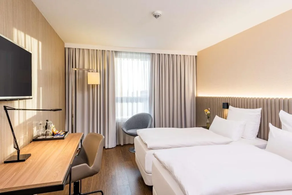 NH Hamburg Altona - 4-star hotel in Hamburg, Hamburg - photo 1