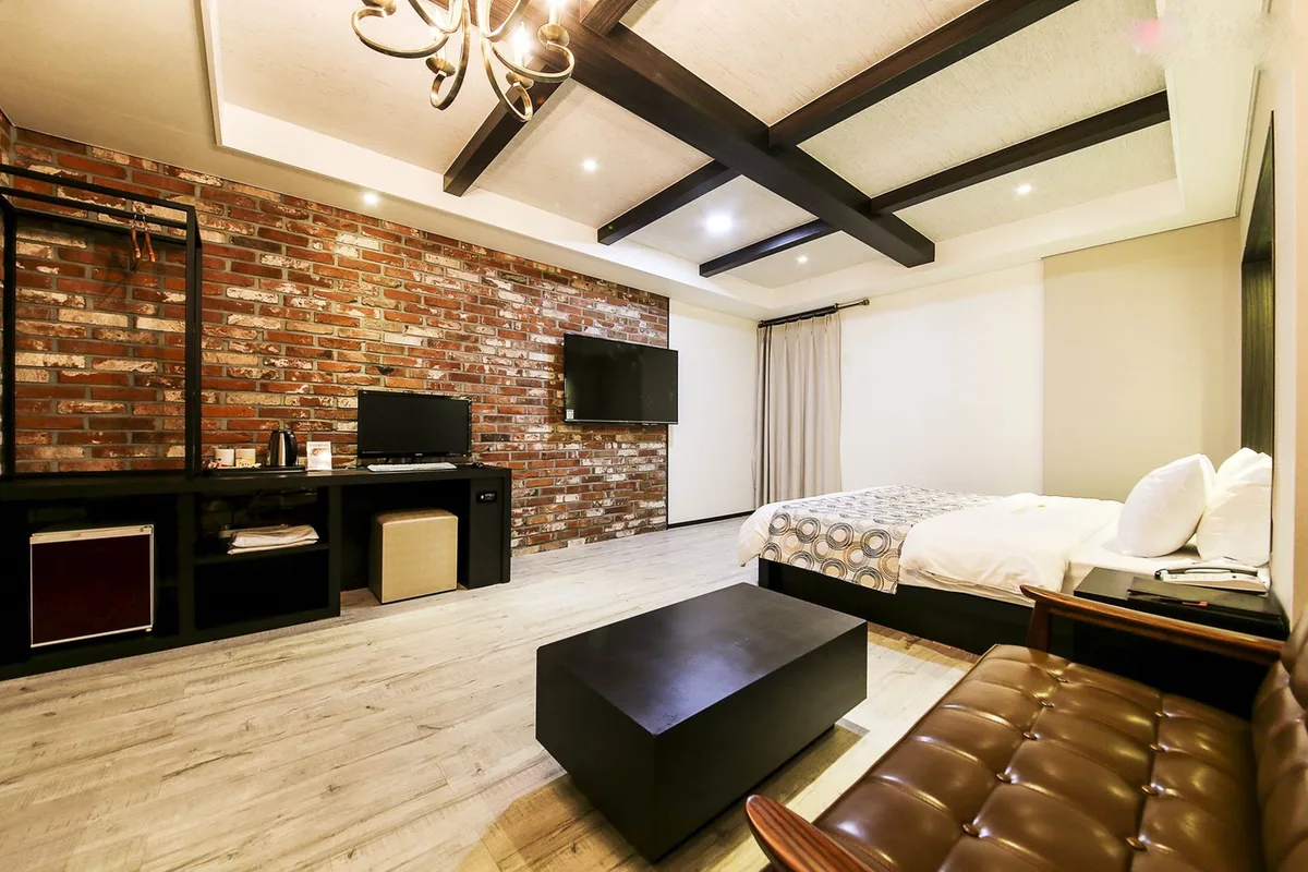 Elga Hotel - Hotel de 3 estrellas en Hwaseong, Hwaseong - photo 1