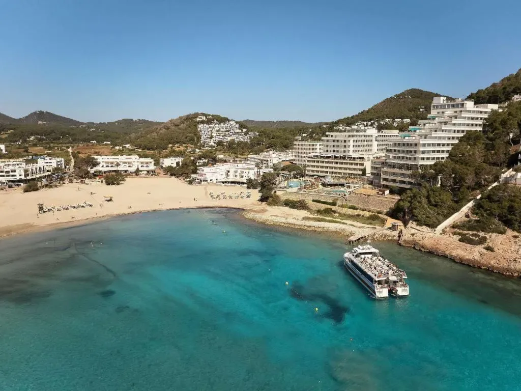 Hyde Hotel Ibiza Beach Resort by Accor - 4-star hotel in Cala Llonga, Ibiza - photo 1