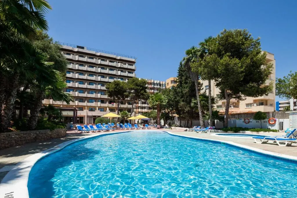 Club Can Bossa - 3-star hotel in Playa d'en Bossa, Ibiza - photo 1