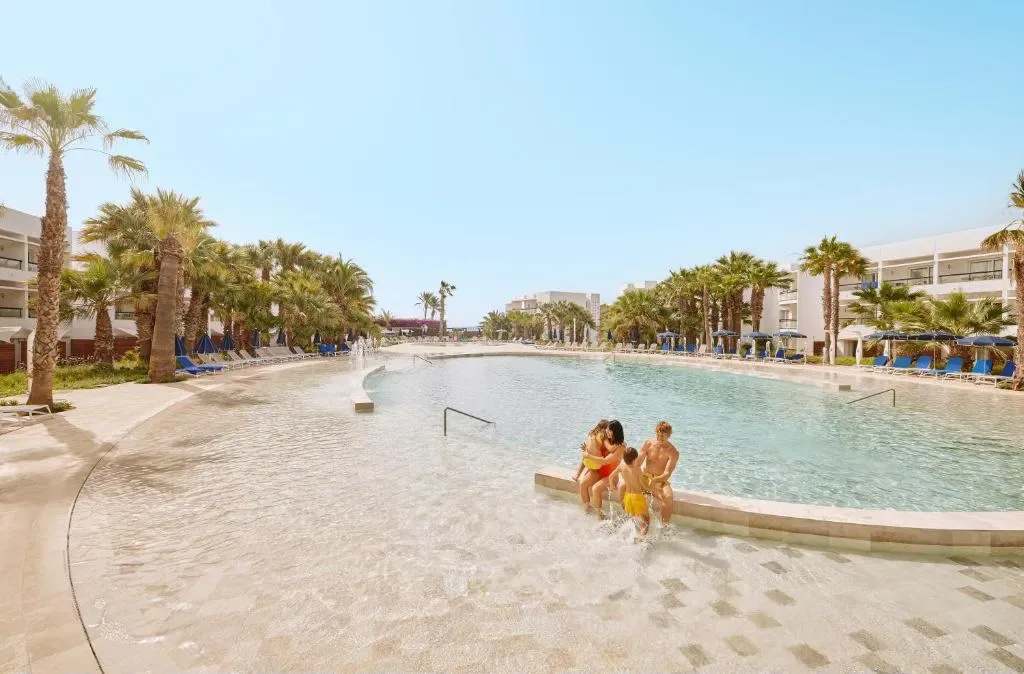 Grand Palladium Select Palace Ibiza - All Inclusive - 5-star hotel in Playa d'en Bossa, Ibiza - photo 1