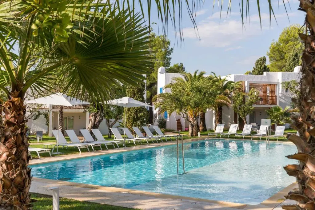 Cala Llenya Resort Ibiza - 4-star hotel in Cala Llenya, Ibiza - photo 1