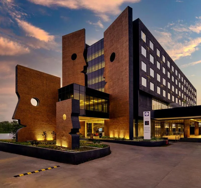 Essentia Luxury Hotel Indore - Hôtel 5 étoiles, Indore, Indore - photo 1