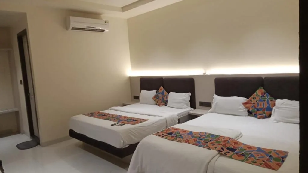 Hotel Santoor - Geeta Bhawan Square - Hotel de 3 estrellas en Indore, Indore - photo 1