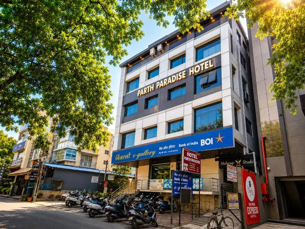 Parth Paradise Hotel - Hotel de 3 estrellas en Indore, Indore - photo 1
