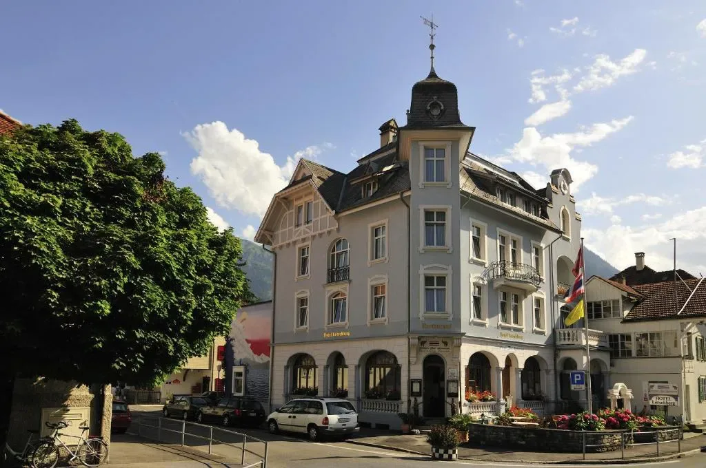 Hotel Lötschberg - 3-star hotel in General-Guisan-Strasse, Interlaken - photo 1