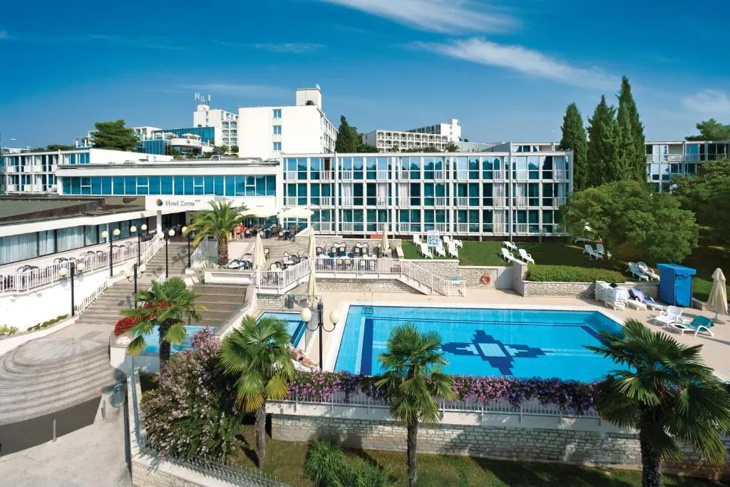 Exterior do Hotel Zorna Plava Laguna em Zelena Laguna, Poreč