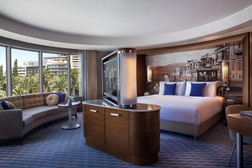 Renaissance Izmir Hotel - Hotel de 5 estrellas en Izmir, Izmir - photo 1